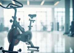 Vélo d’appartement ou marche rapide : lequel brûle plus de calories ?